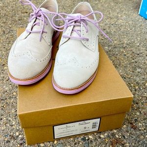 Barely worn Cole Hana Lunargrand Wing Tip- ivory and lavender size 9